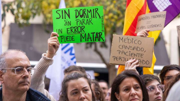 Sanidad se abre a negociar las reclamaciones clave de los médicos, que siguen en huelga