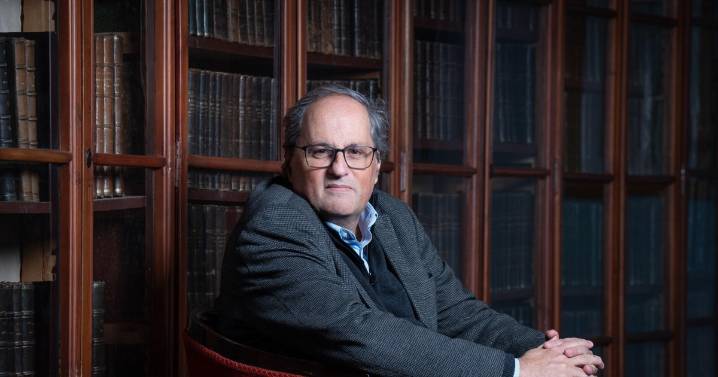 Quim Torra convierte el Adviento en una campaña diaria de libros separatistas en X