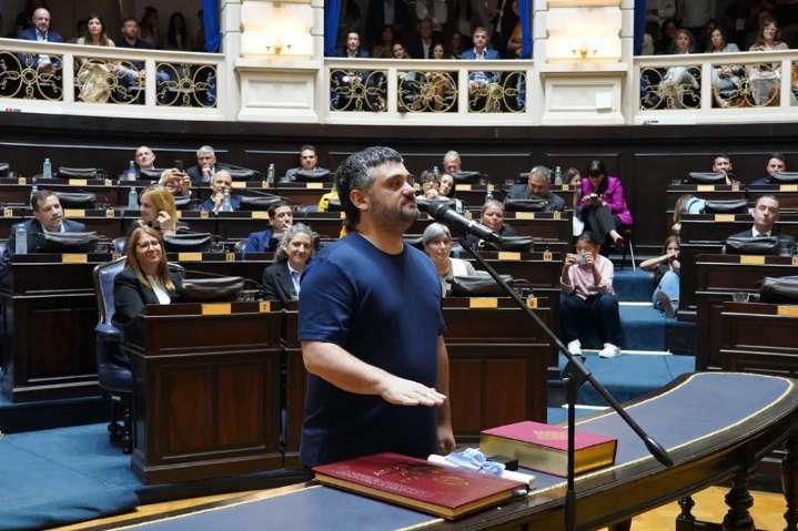 Tignanelli juró en la Legislatura bonaerense y destacó la Ley de Financiamiento