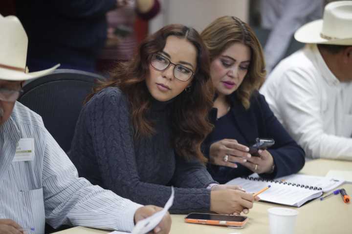 Greycy Durán vota vs Ley de Aguas, reafirma compromiso con el campo y la 4T