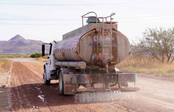 Rehabilitan más de 50 mil metros cuadrados de calles de terracería