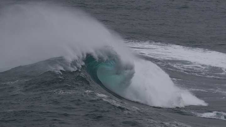 Galicia activa la alerta naranja por temporal costero con olas de hasta seis metros