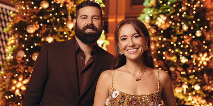 CMA Country Christmas 2025 – Hosts, Performers & How to Watch! | 2025 CMA Country Christmas, BeBe Winans, CMA Country Christmas, Derek Trucks, Jon Macks, Jordan Davis, Lady A, Lauren Daigle, Little Bi