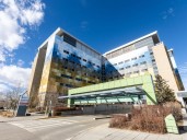 'Gong show': Flu cases straining Alberta hospitals