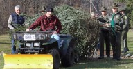 Vermont Veterans’ Home receives its Christmas tree for 2025