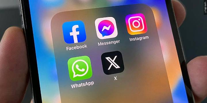 VOTE: Should social media be banned for kids under 16?