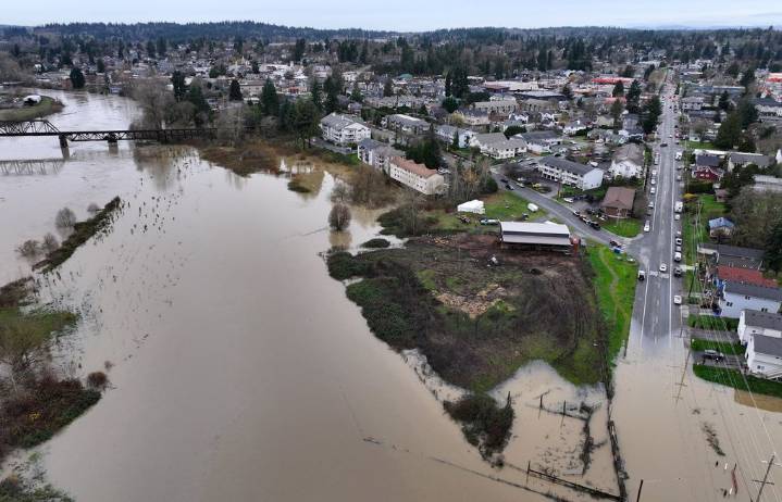 Which Washington rivers are flooding, and when?