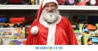 Tras 37 años de misión, Papá Noel colgó el trineo: por problemas de salud ya no visitará en Navidad a los niños en los hospitales