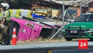 Microbús que iba camino a Lo Vásquez volcó en Curacaví: había pasajeros al interior
