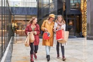 National Retail Federation reports Thanksgiving weekend drew record 203 million shoppers