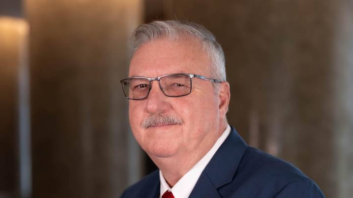 Retired U.S. Navy officer files candidacy for Buncombe…