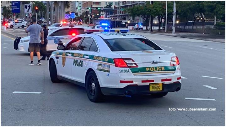 Paquete sospechoso moviliza a la policía cerca de la corte federal de Miami