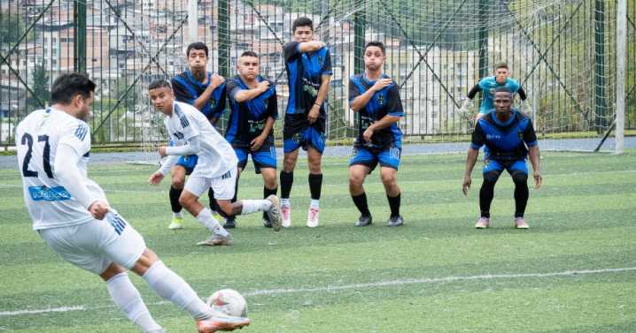 Fútbol aficionado en Manizales, el plan de fin de año: los torneos avanzan con pasión y talento