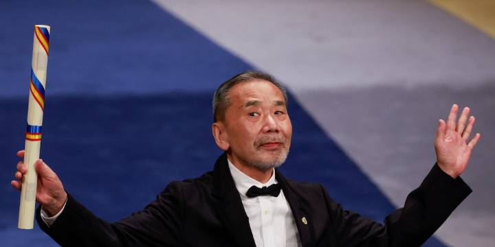 Haruki Murakami, homenajeado con dos premios a su trayectoria y un musical, en Nueva York