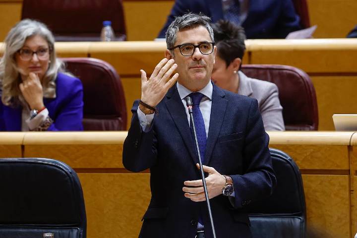 Bolaños se encara al presidente del Senado: "No es imparcial y demuestra que PP y Vox son uno"