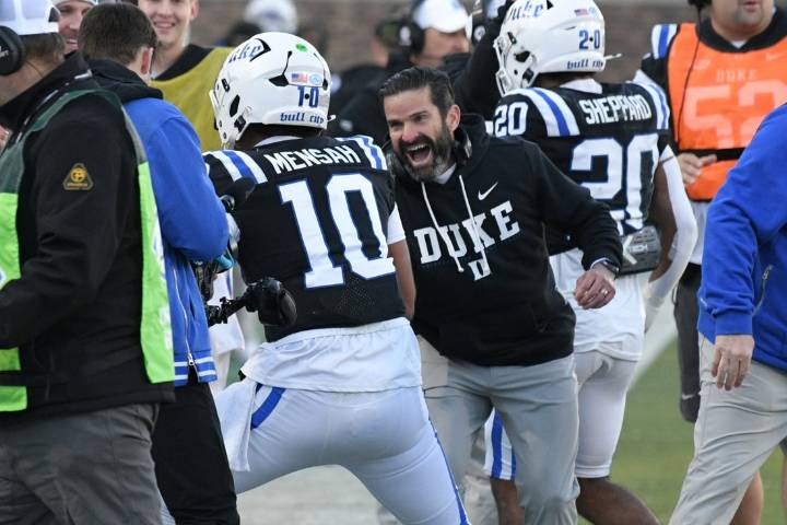 Deadspin | Duke rolls Wake Forest to keep ACC title-game hopes alive