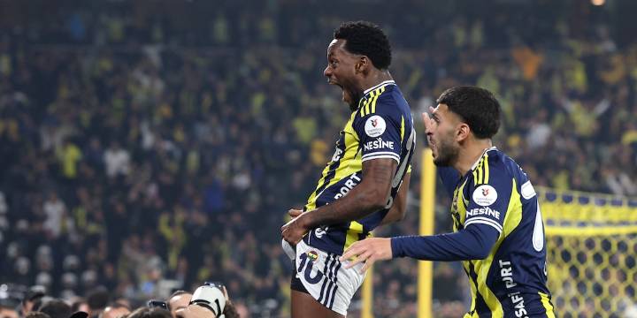 Jhon Jáder Durán sigue de polémica con el Fenerbahçe de Turquía: se conoció nuevo video de provocación a los hinchas del Galatasaray