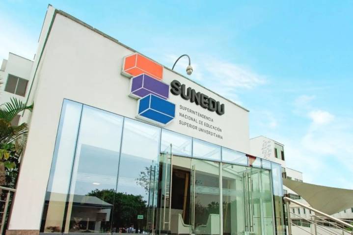 Sunedu propone nuevas reglas de calidad para educación semipresencial y a distancia
