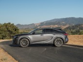 Cuánto sale la Lexus RX 2025: costos del SUV premium