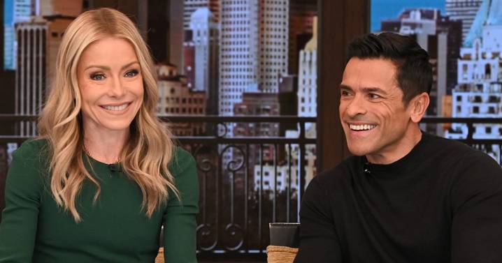 Kelly Ripa, Mark Consuelos Spent Thanksgiving in a Hotel