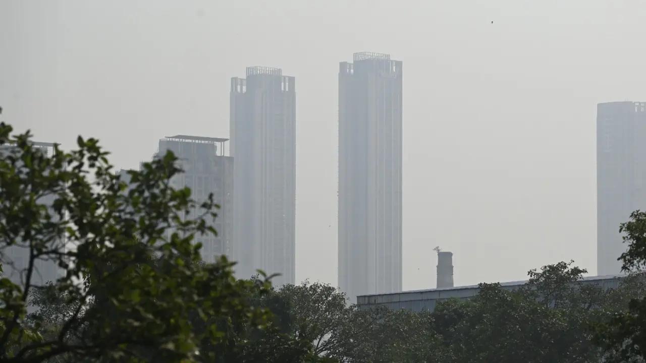 IN PHOTOS: Mumbai continues to witness haze in parts of city
