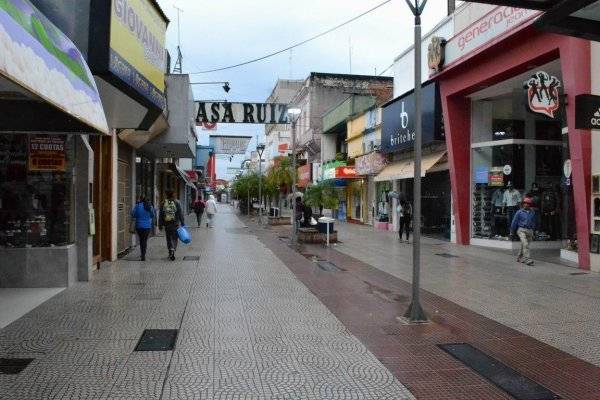 Feriado con lluvia: Mal tiempo con tormentas para el lunes en Corrientes