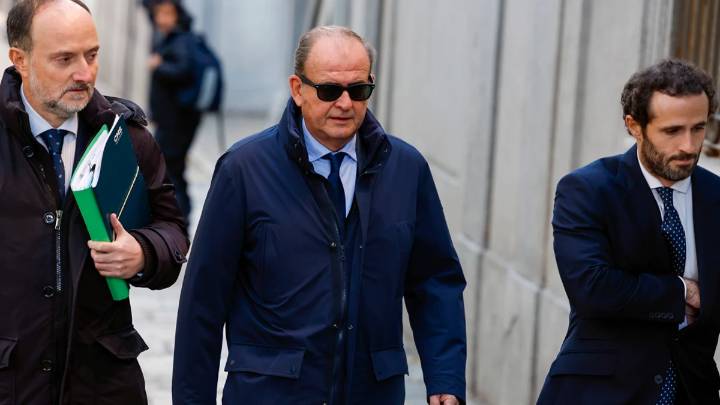 El Supremo prohíbe salir del país a dos excargos de Acciona por los presuntos amaños de obra del 'caso Koldo'