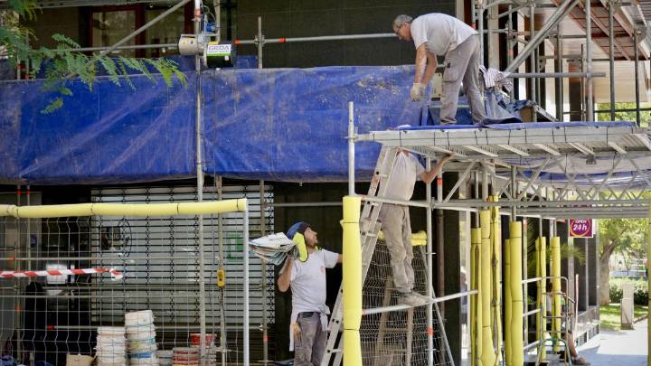 Catalunya pierde 2.555 empleos en noviembre pero mantiene el récord de afiliación