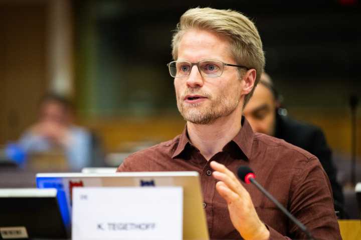 Backtracking is the real risk to EU road transition, warns Green MEP