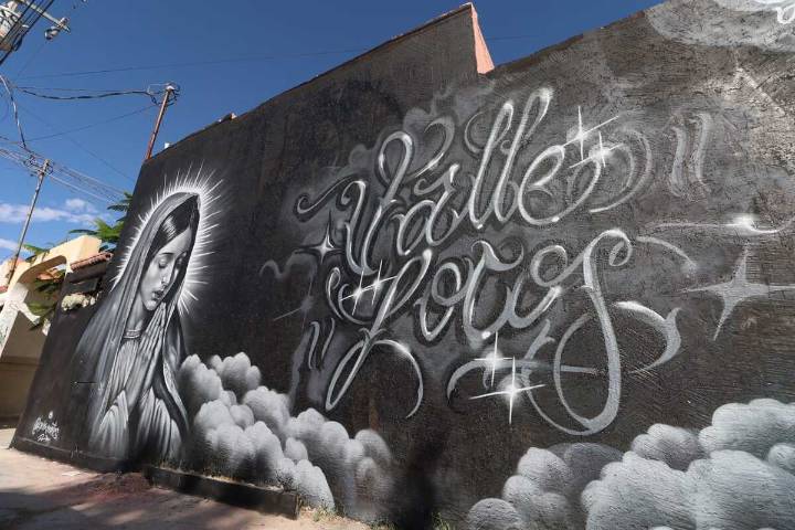 Renuevan devoción con mural de la Virgen