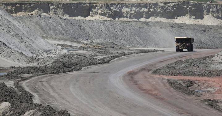 Trump signs bill to unlock federal coal reserves in Montana