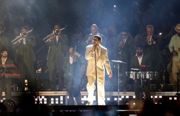 Bad Bunny cierra primer concierto en México con la vara alta y pone a perrear a miles