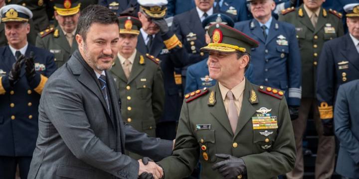 Tras la salida de Luis Petri, designaron a Carlos Presti al frente del Ministerio de Defensa