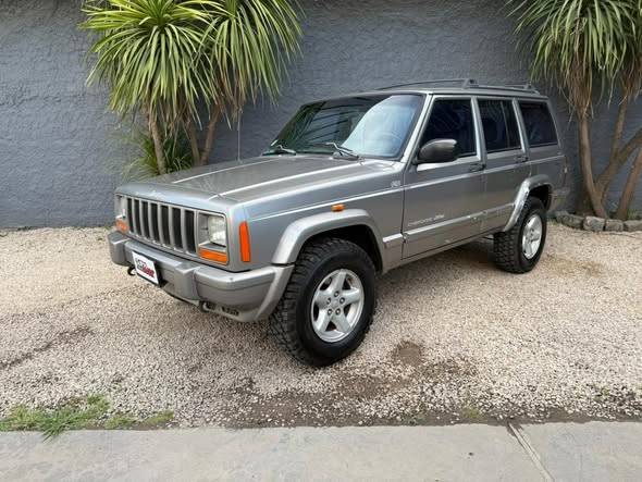 «Autos Oscar» te invita a la aventura con este Jeep Cherokee 2.5 Classic Td