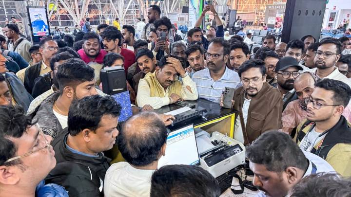 IndiGo Chaos: Flight Delayed Or Cancelled? Know Your Rights To Free Food, Hotels And Refund