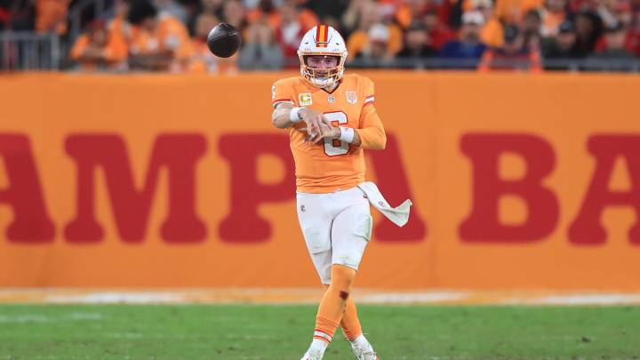 Buccaneers fall out of first place, but are still the betting favorites in the NFC South