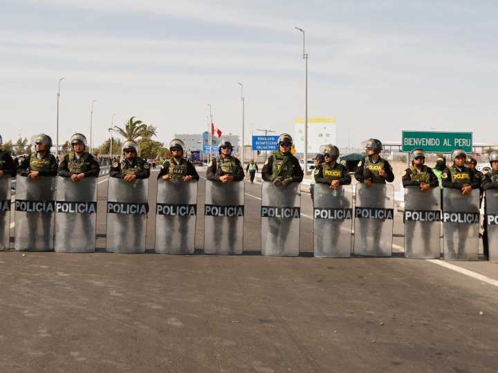 Tensión en la frontera entre Chile y Perú: acuerdan patrullajes conjuntos para evitar una crisis migratoria