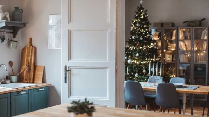 The Best Minimalist Holiday Decor Comes Straight From Your Garden