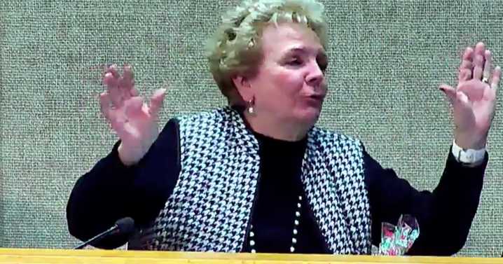 Kelowna city council bids early farewell to 2025