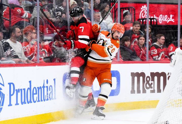 Deadspin | Devils overcome early deficit, race past Ducks 4-1