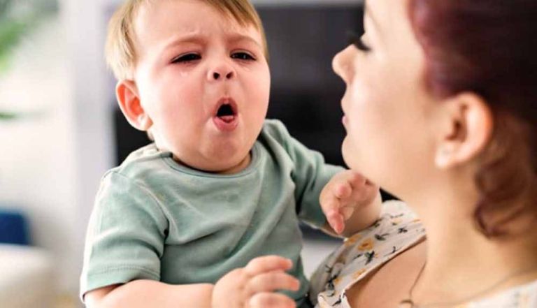 Aumentan los casos de coqueluche en Argentina y ya murieron siete niños