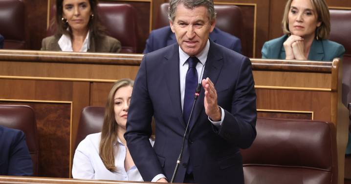 Feijóo, a Sánchez: «El feminismo se lo debieron enseñar a usted en los prostíbulos»