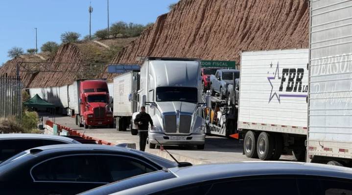 Nogales mantiene flujo peatonal al alza mientras e...