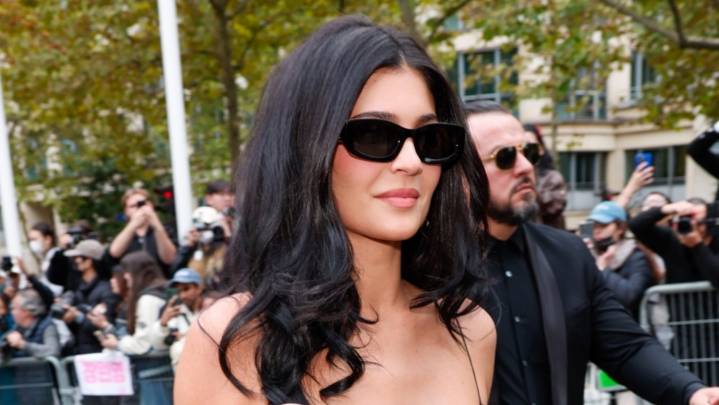 Kylie Jenner Debuts New Plaid Nail Design