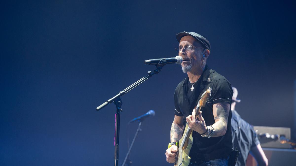 Concierto de Fito & Fitipaldis en Zaragoza: aullidos de rabia por Robe en un Príncipe Felipe a rebosar