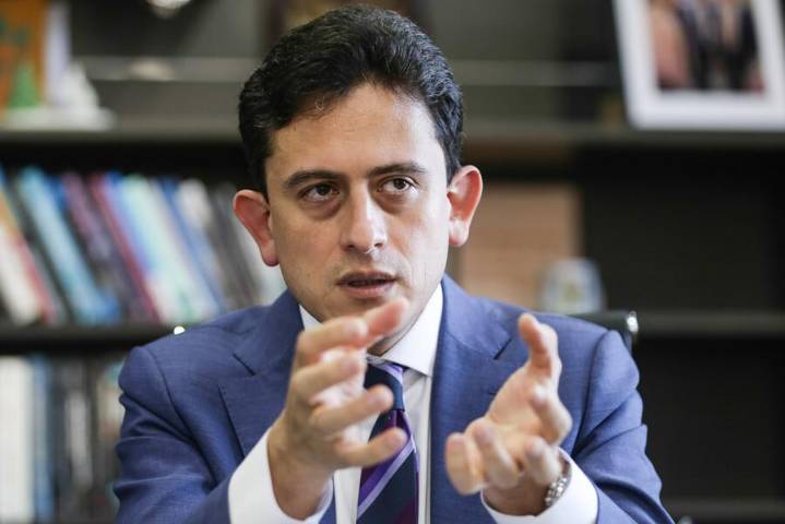 “No podemos hacer un segundo pacto con el diablo”: exministro Reyes sobre Roy y Benedetti