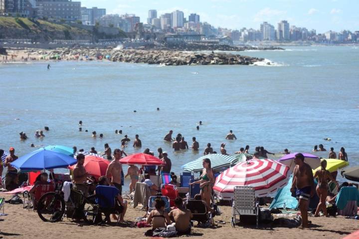 Mar del Plata: la temperatura del mar alcanzó los 18,1°, quedando a 0.1° del máximo registrado