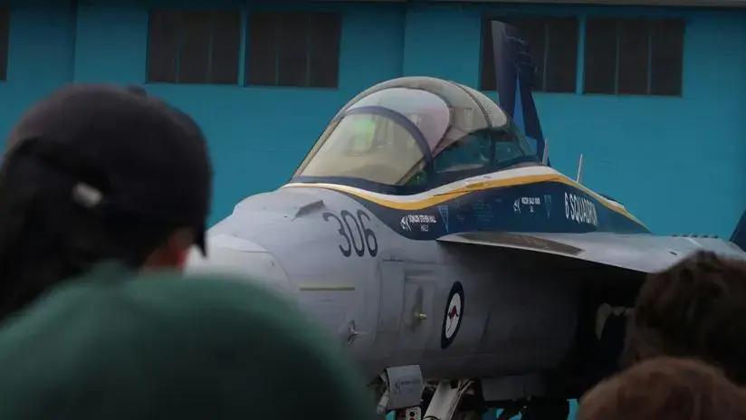 Aviones de combate F-18 estadounidenses ingresaron a espacio aéreo venezolano, según Miami Herald