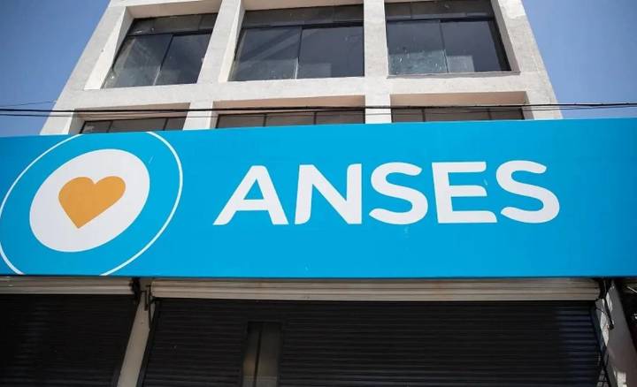 Quiénes pueden acceder a $106.904 que deposita ANSES por única vez