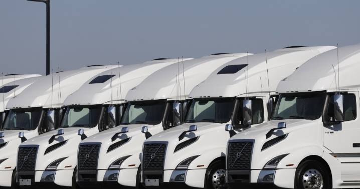 Thousands of U.S. trucking schools could lose accreditation under DOT crackdown